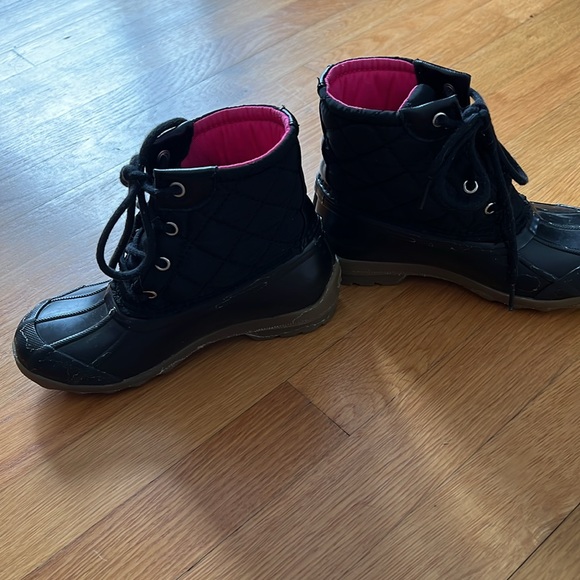 SPERRY- Big Kid's Saltwater Nylon Quilt Duck Boot - Picture 5 of 7